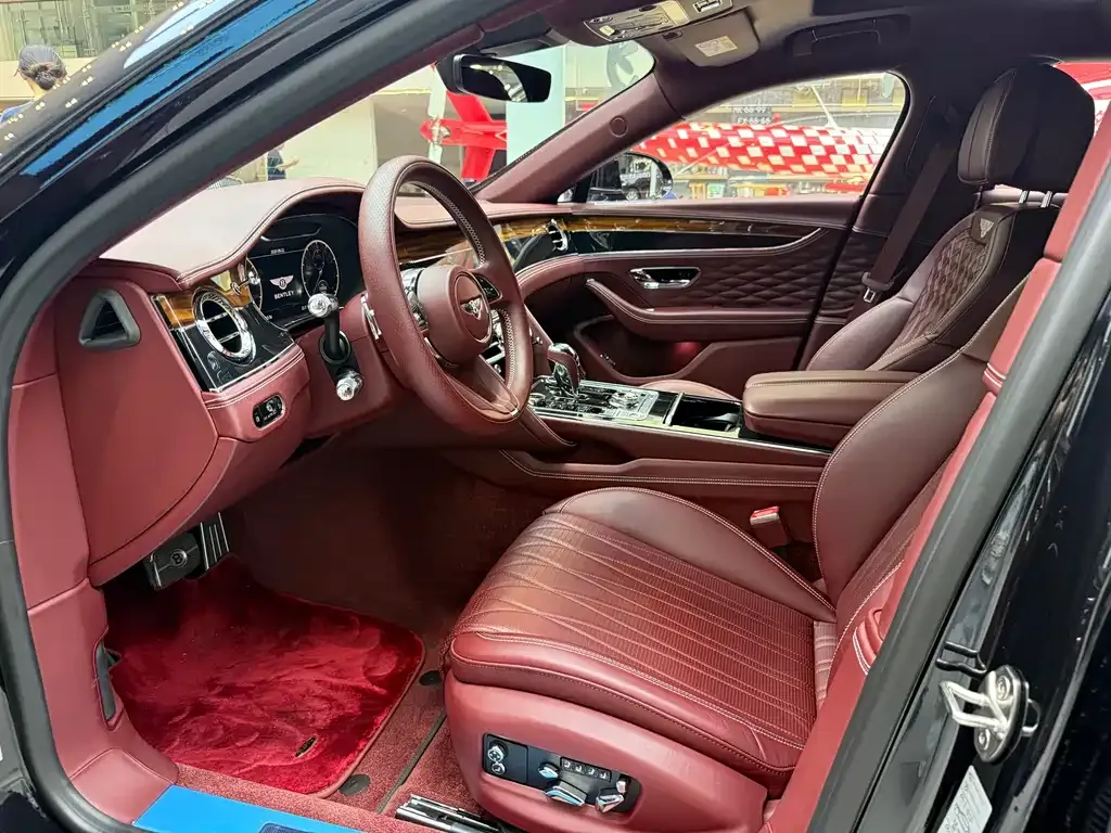Bentley Flying Spur — фото 5