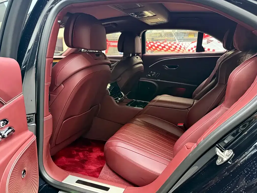 Bentley Flying Spur — фото 8