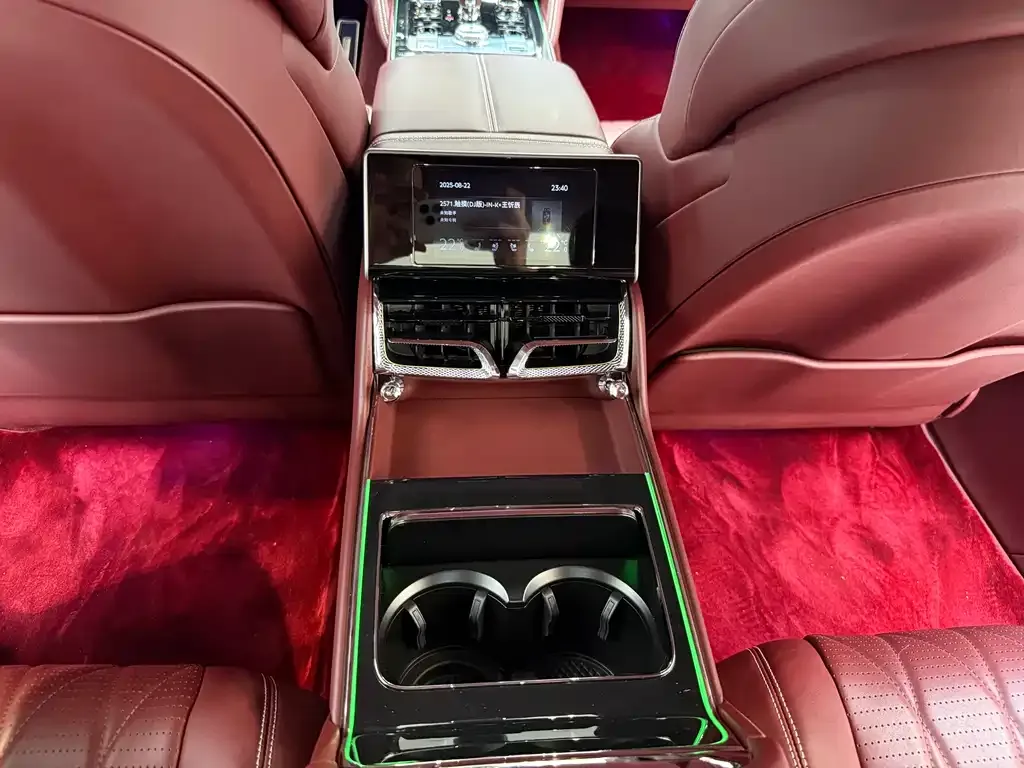 Bentley Flying Spur — фото 9