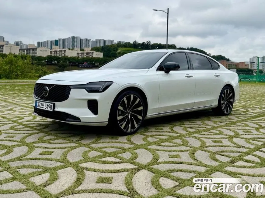 Volvo S90 — фото 1