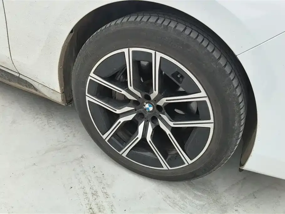 BMW i7 — фото 6