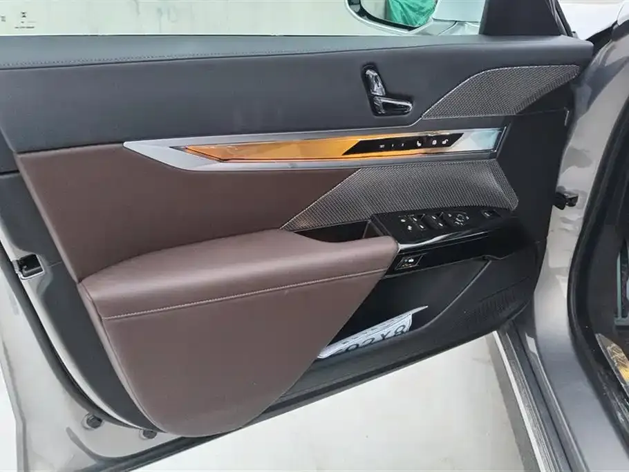BMW i7 — фото 7