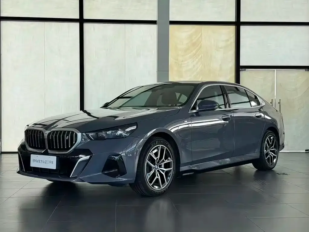 BMW i5 — фото 1