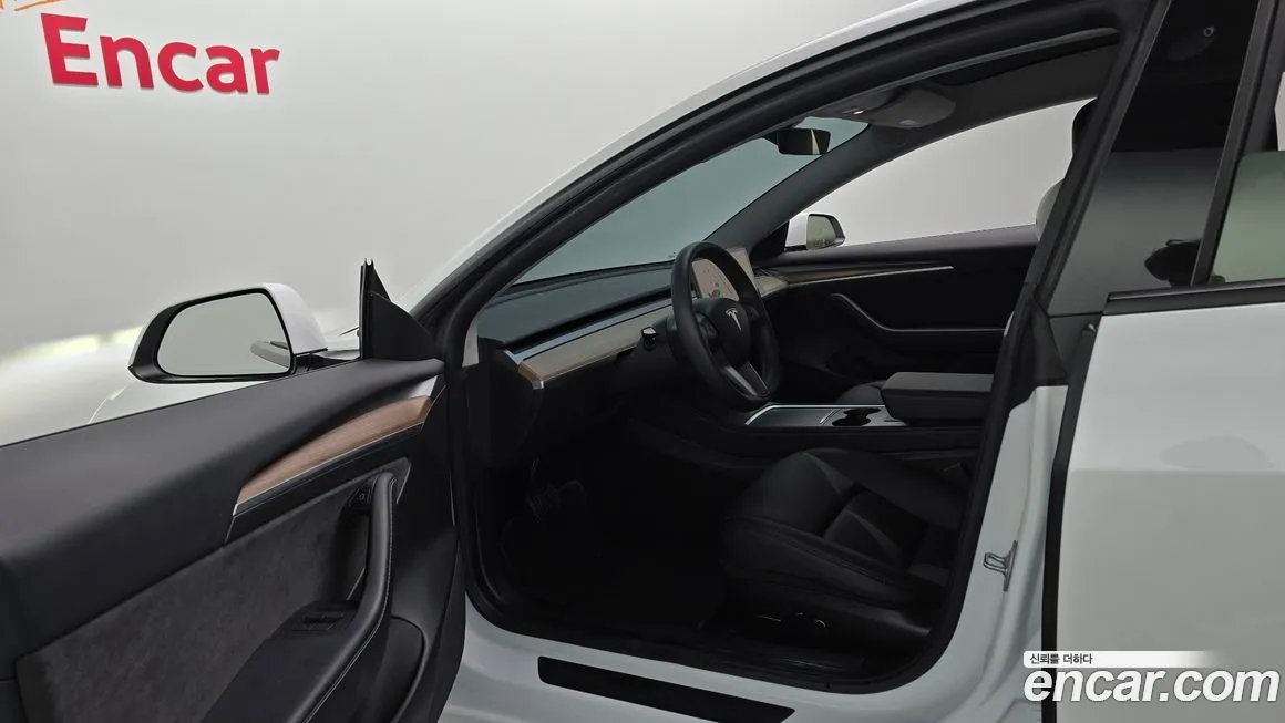 Tesla Model 3 — фото 10