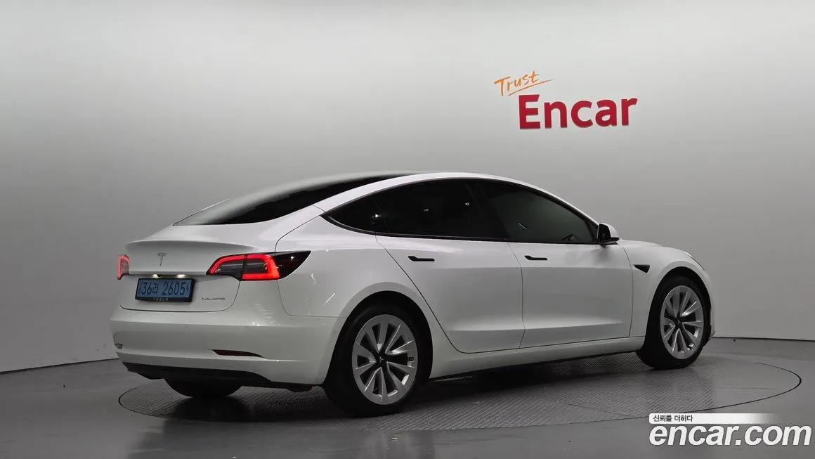 Tesla Model 3 — фото 2