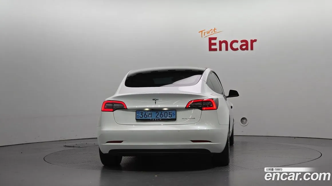 Tesla Model 3 — фото 4