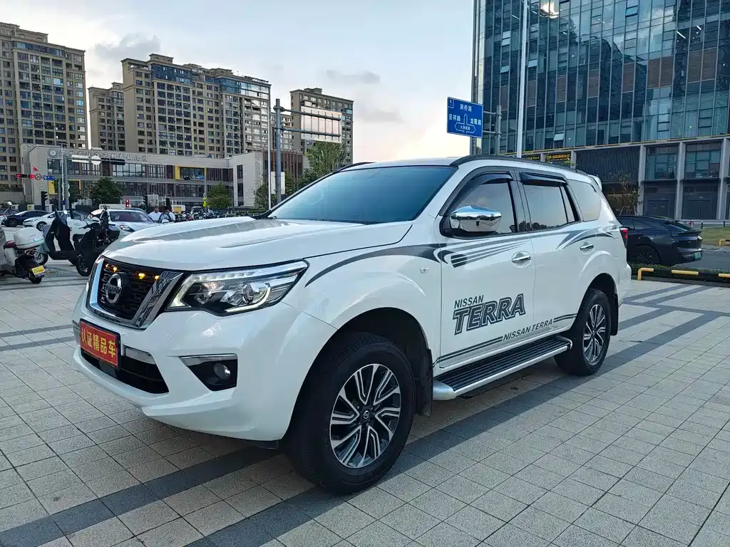 Nissan Terra — фото 1
