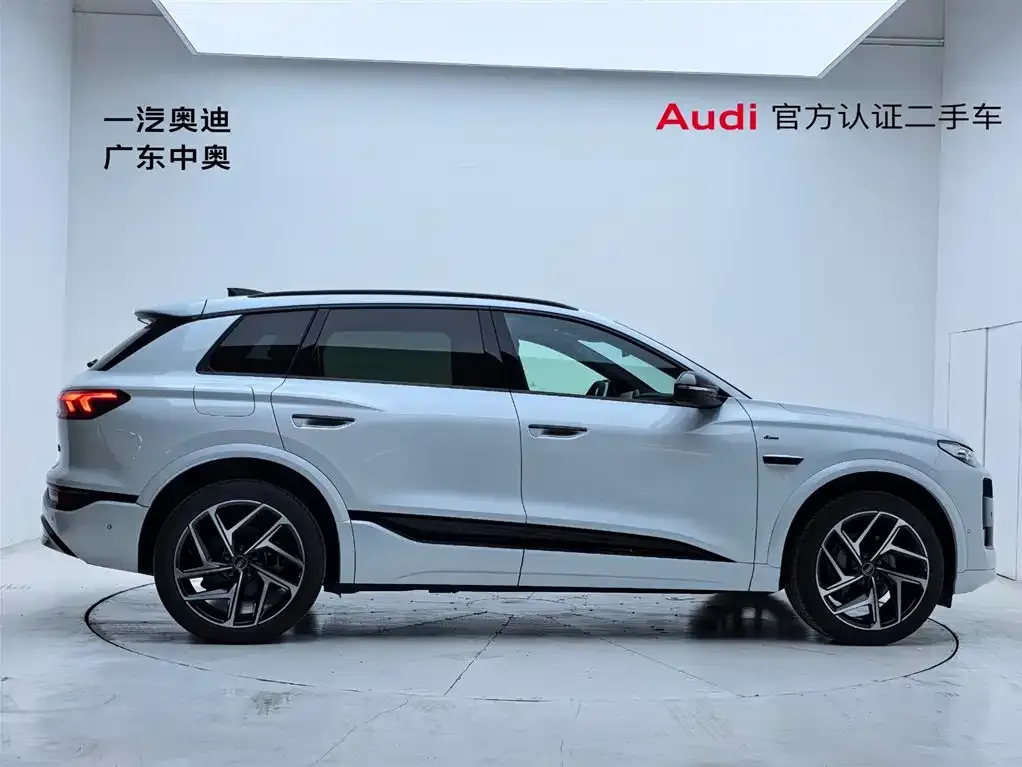 Audi Q6L e-tron — фото 3