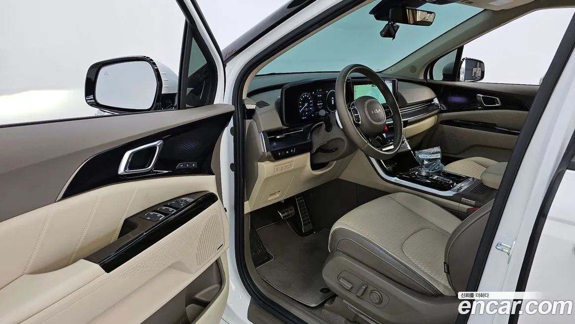 Kia Carnival — фото 10