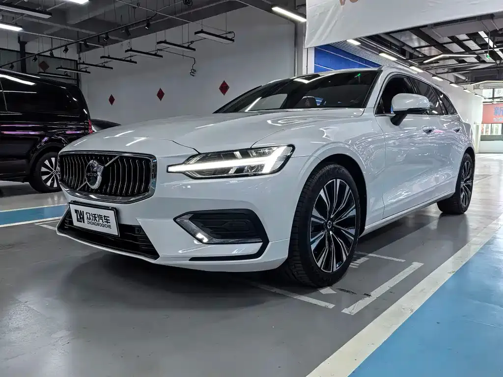 Volvo V60 — фото 1