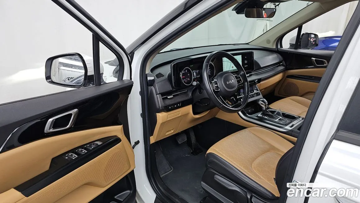 Kia Carnival — фото 10