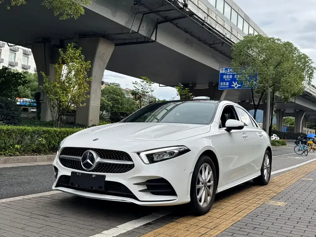 Mercedes-Benz A-Class — фото 1