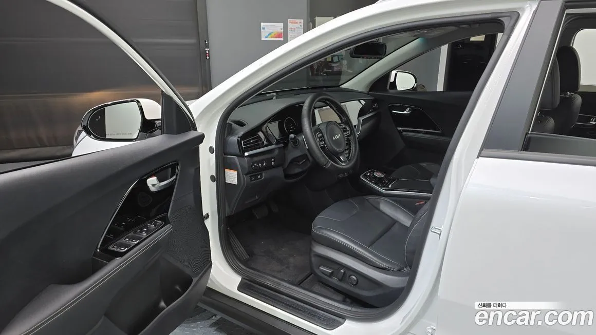 Kia Niro — фото 10