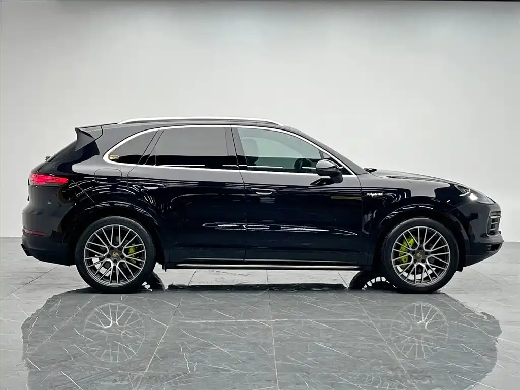 Porsche Cayenne Hybrid — фото 7