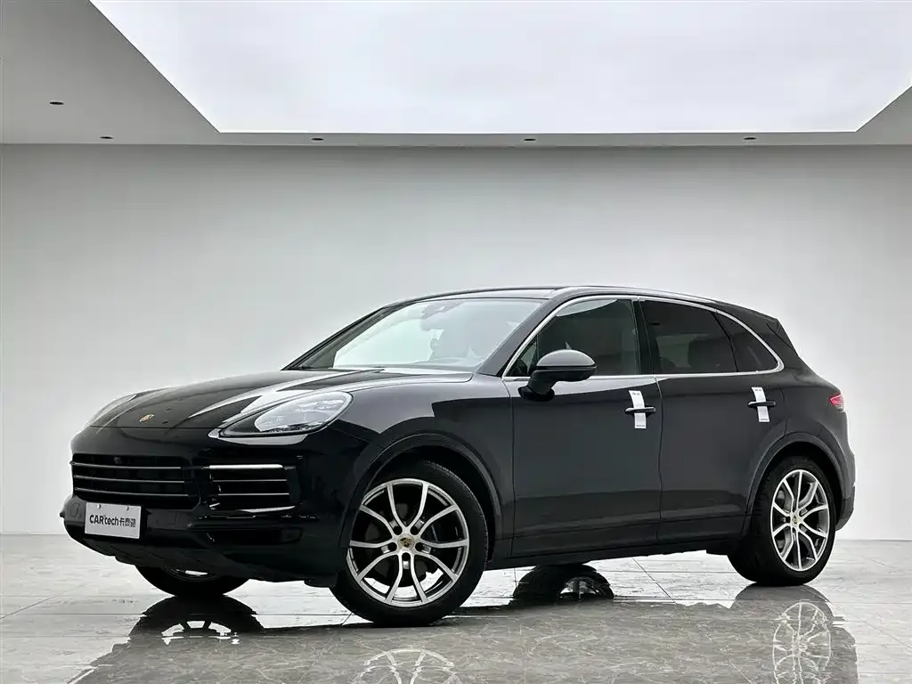 Porsche Cayenne — фото 1