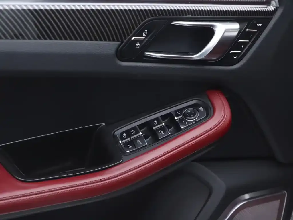 Porsche Macan — фото 5