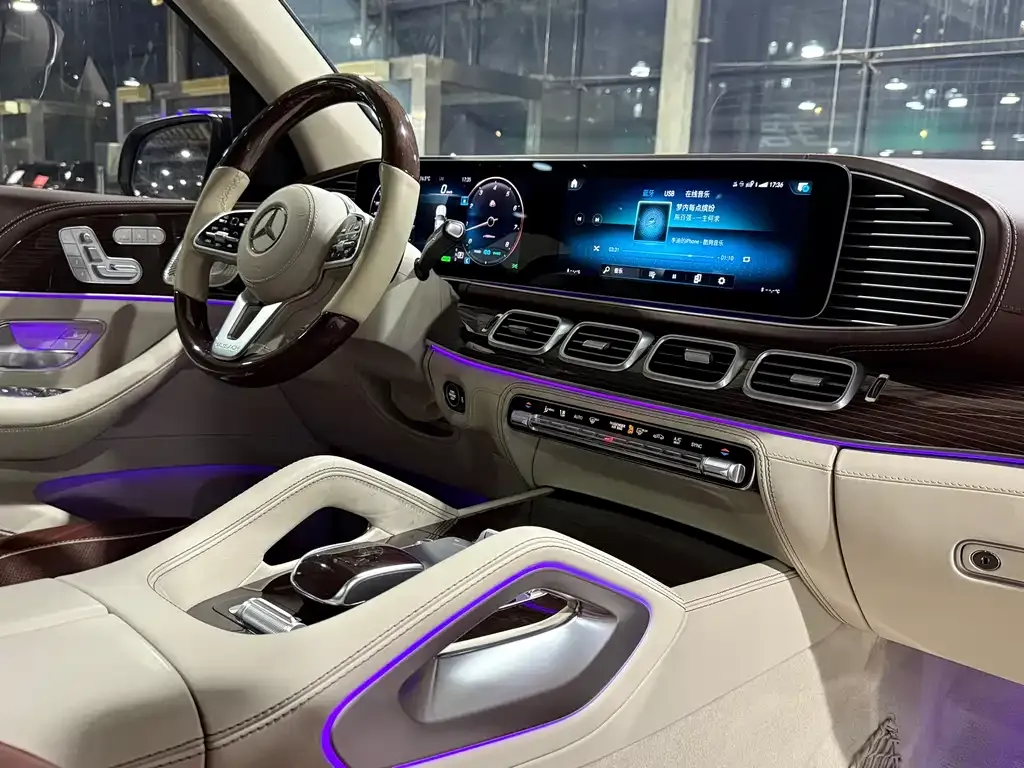 Mercedes-Benz GLS — фото 9