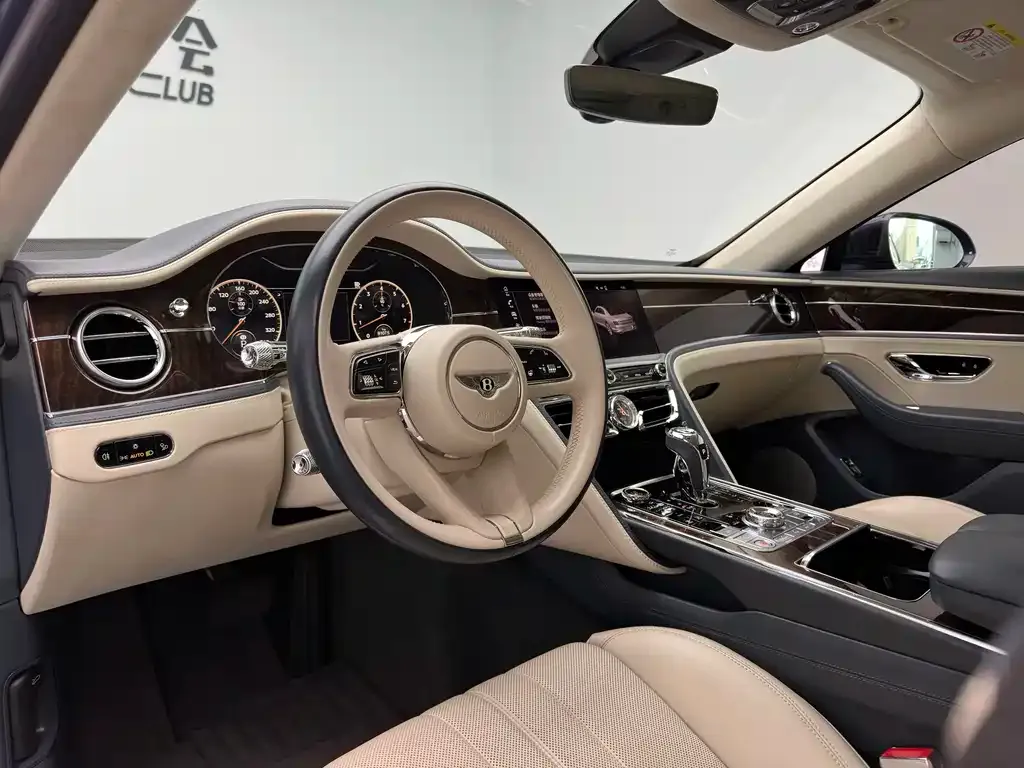 Bentley Flying Spur — фото 6
