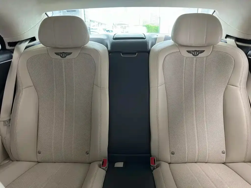 Bentley Flying Spur — фото 9