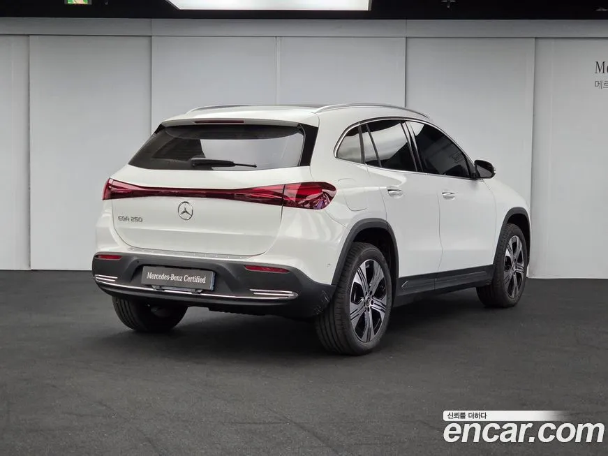 Mercedes-Benz EQA — фото 2