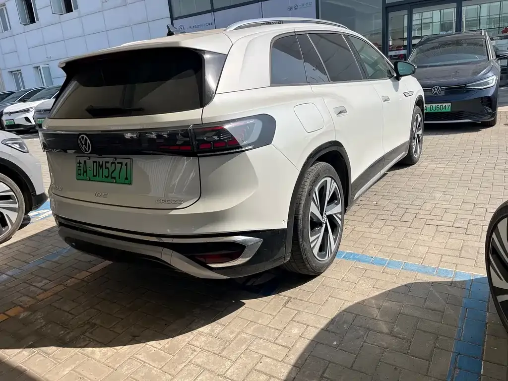Volkswagen ID.6 Crozz — фото 10
