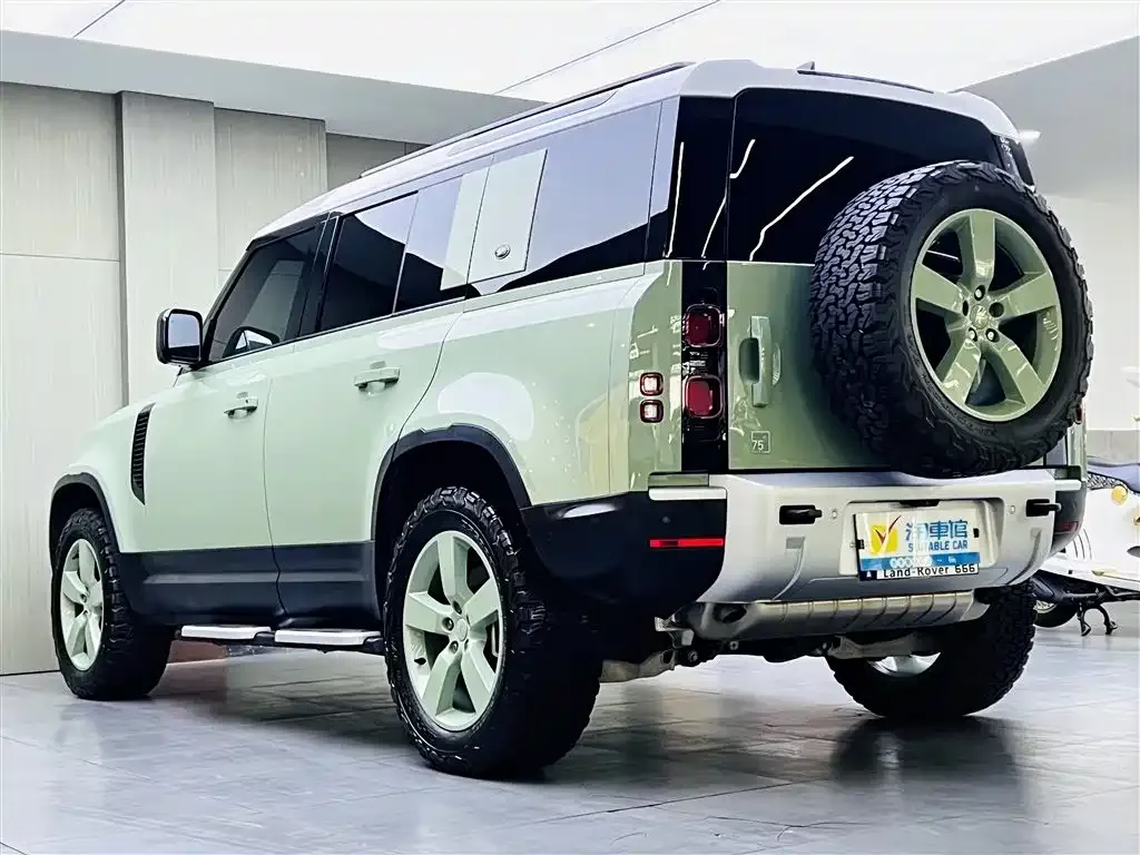 Land Rover Defender — фото 6