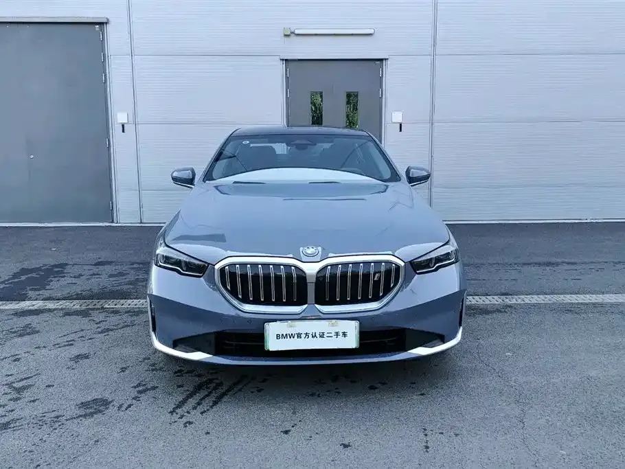 BMW i5 — фото 2