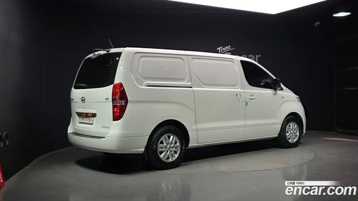 Hyundai Starex — фото 2