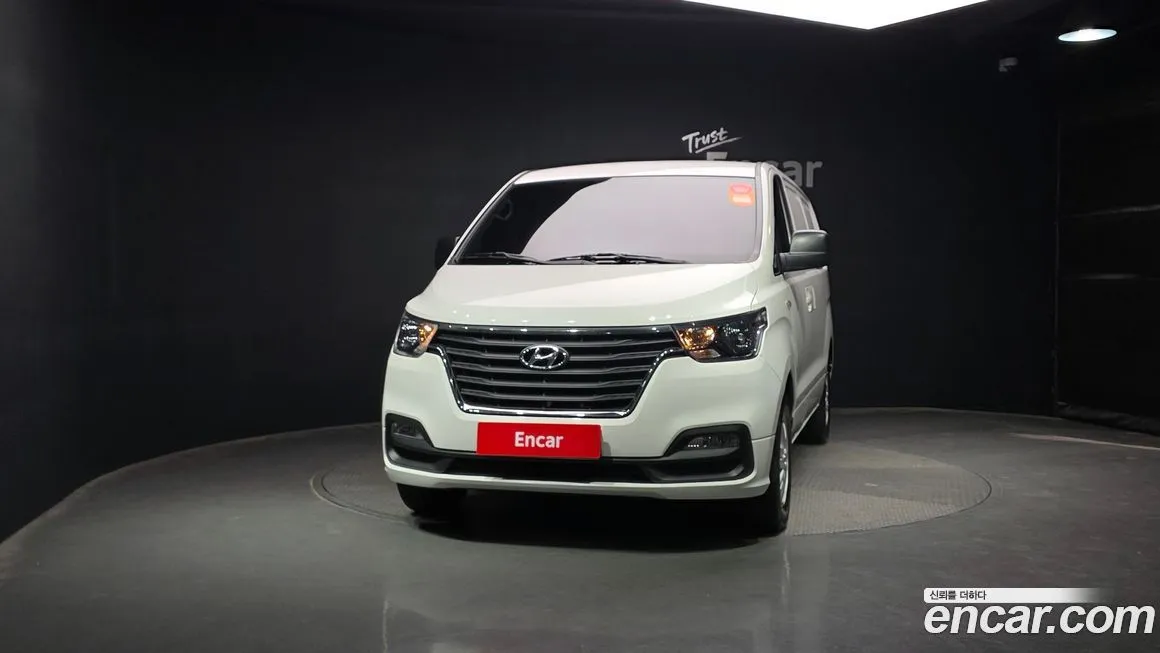 Hyundai Starex — фото 3