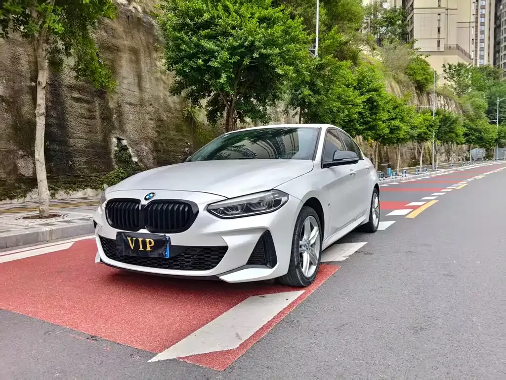 BMW 1 Series — фото 1