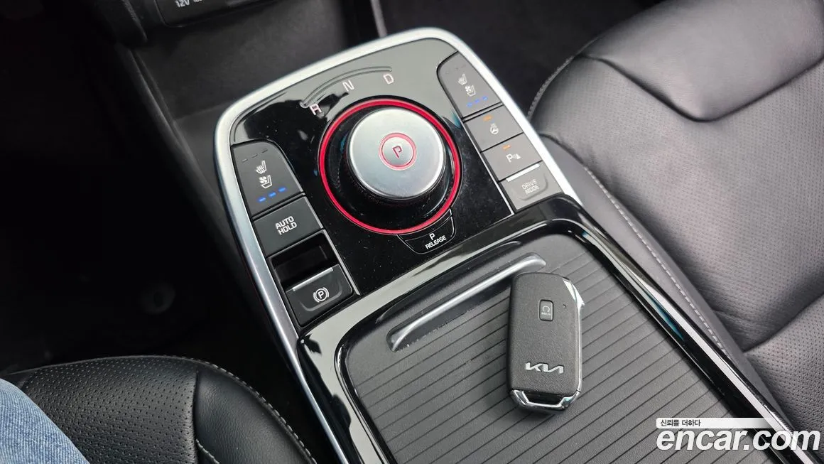 Kia Niro — фото 9