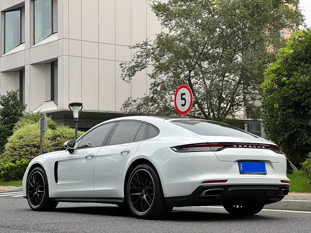 Porsche Panamera — фото 4