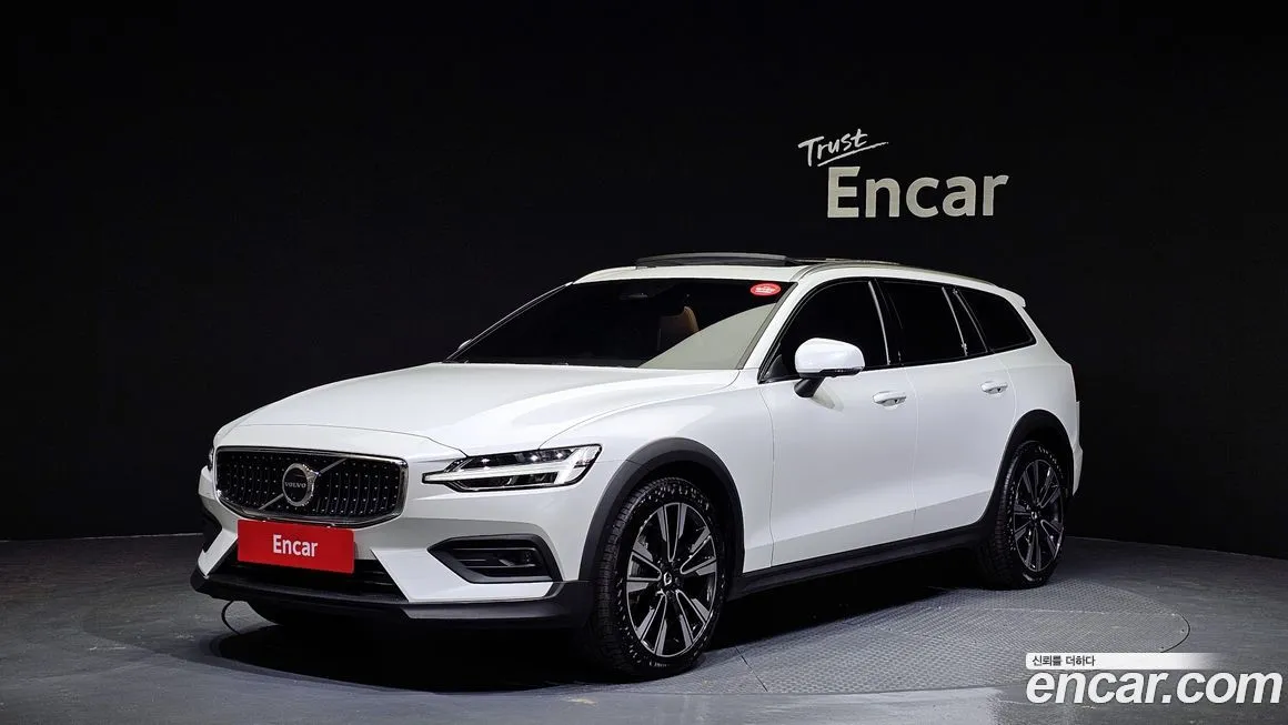 Volvo V60 — фото 1