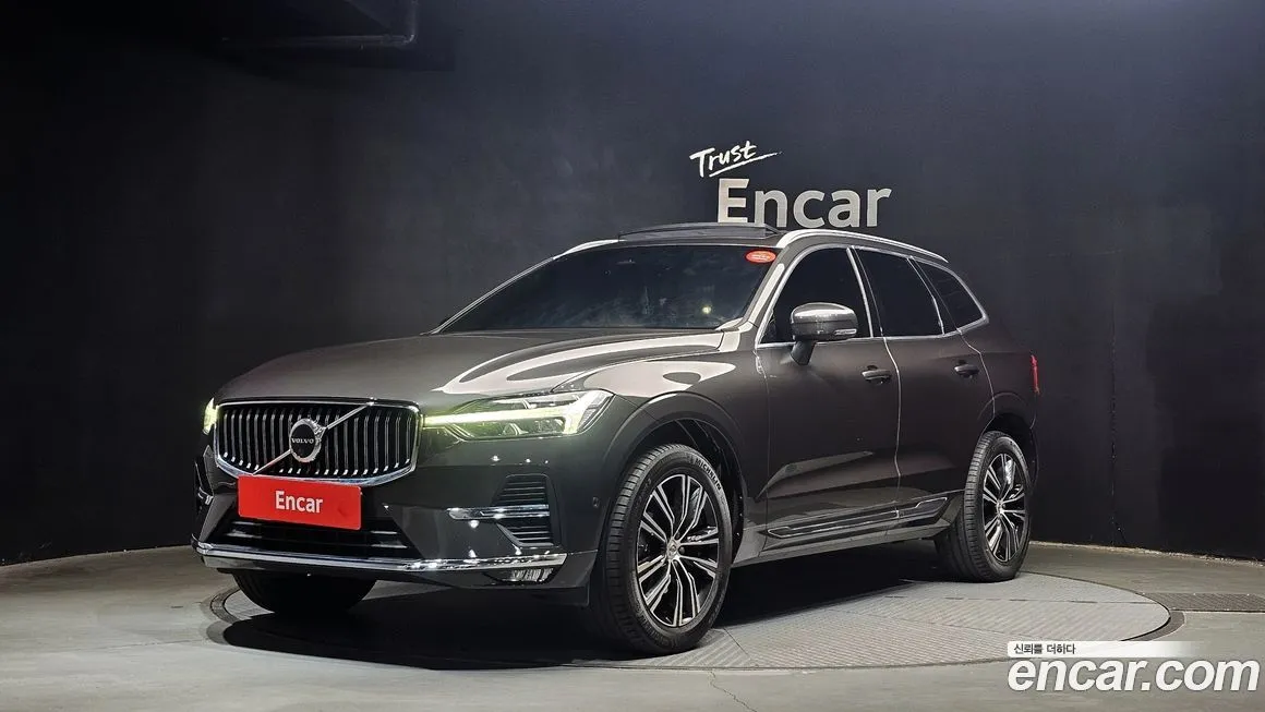 Volvo XC60 — фото 1