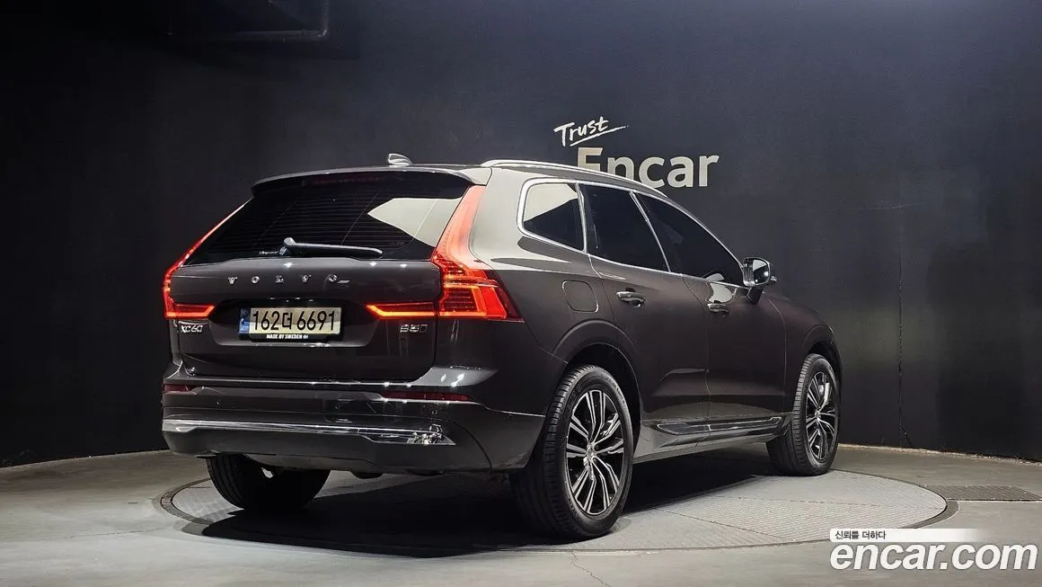 Volvo XC60 — фото 2