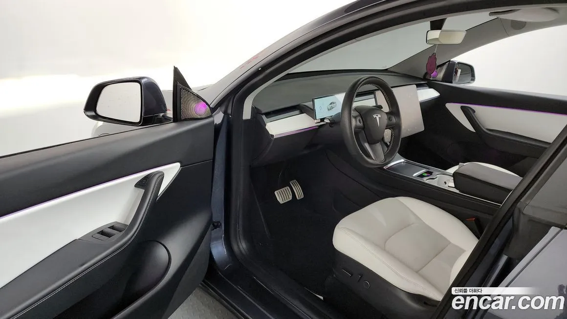 Tesla Model Y — фото 10