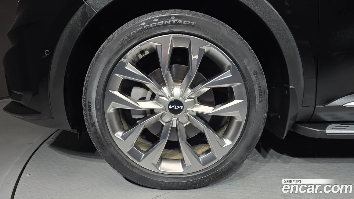 Kia Sorento — фото 5