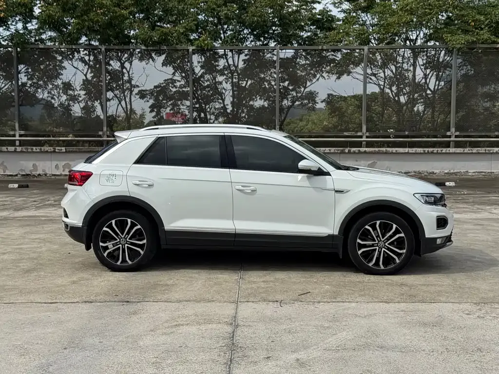 Volkswagen T-Roc — фото 4