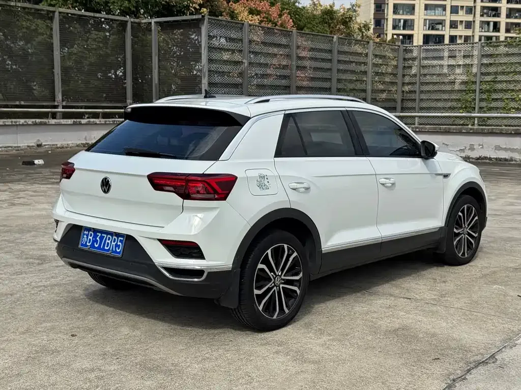 Volkswagen T-Roc — фото 5