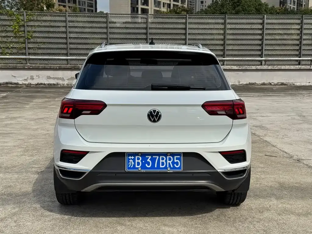 Volkswagen T-Roc — фото 6