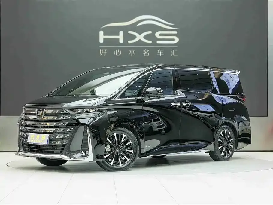 Toyota Vellfire — фото 1