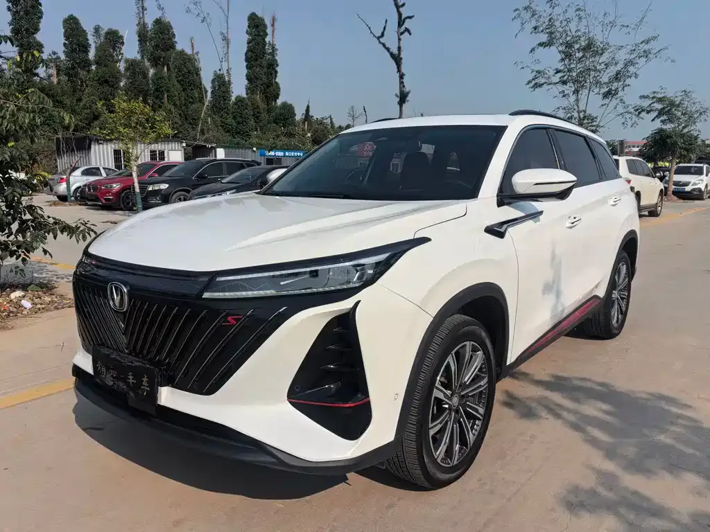 Changan CS75 PLUS — фото 1