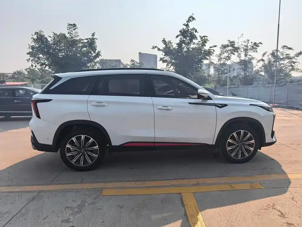 Changan CS75 PLUS — фото 4