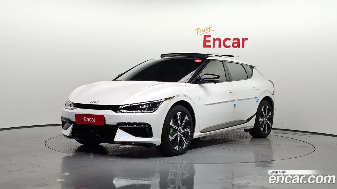 Kia EV6 — фото 1