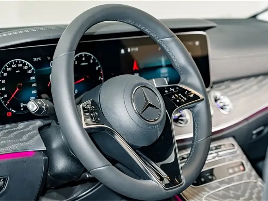 Mercedes-Benz CLS — фото 10