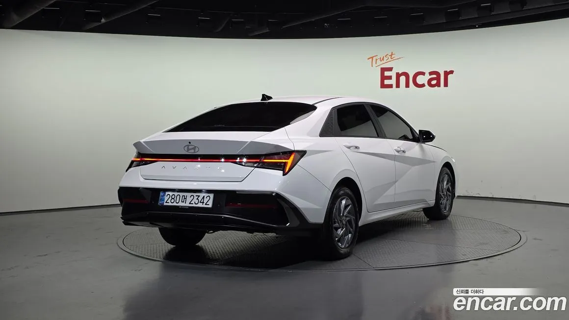 Hyundai AVANTE — фото 2