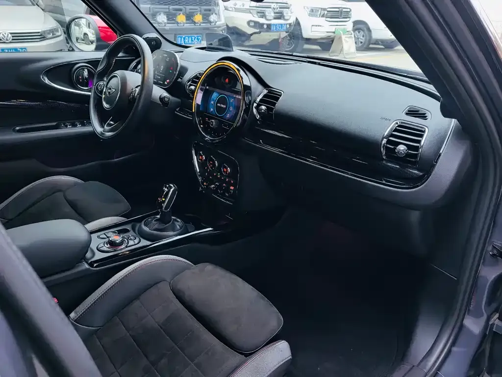 MINI Clubman JCW — фото 7