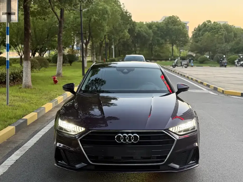 Audi A7 — фото 1