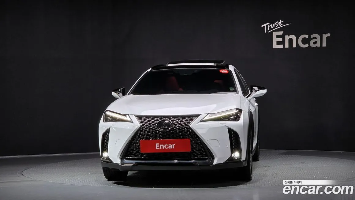 Lexus UX — фото 3