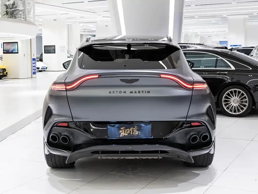 Aston Martin DBX — фото 4